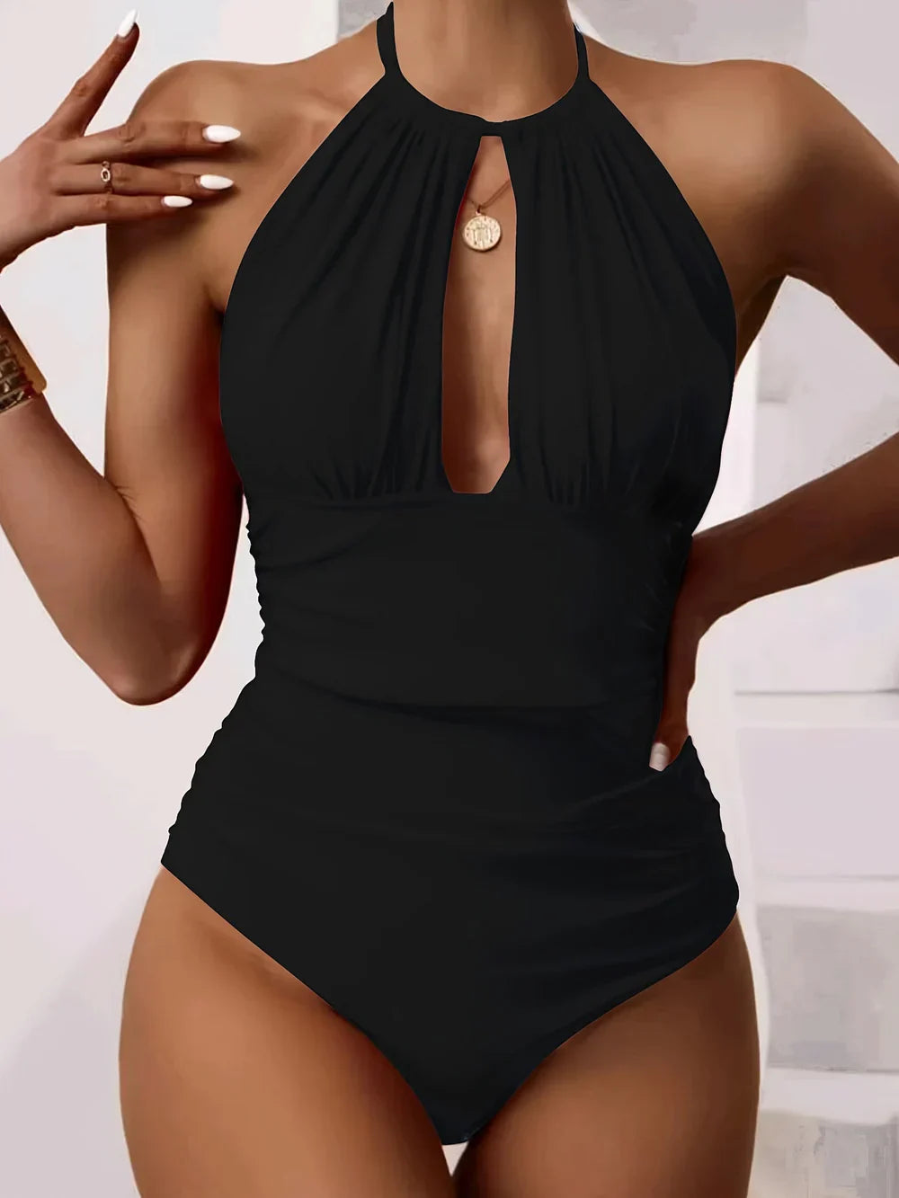 Backless swimsuit
