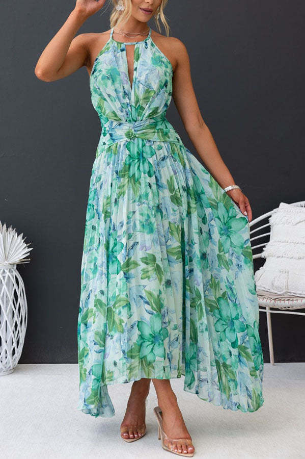 Forecast - pleated half-length dress with cut-out neckline and floral pattern
