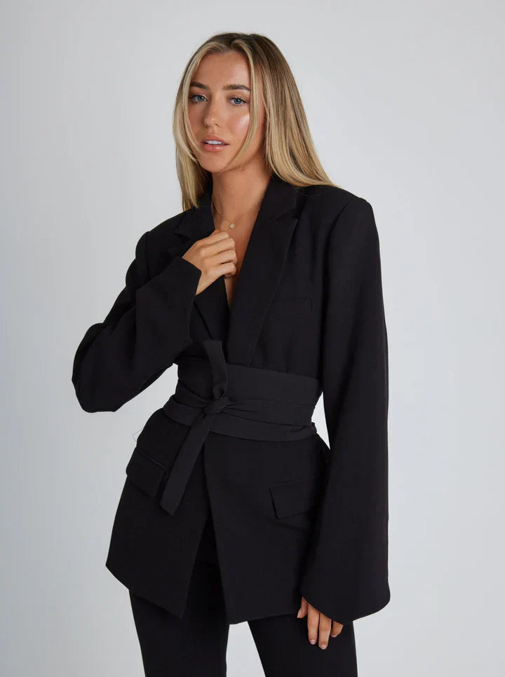 Femke - the indispensable blazer