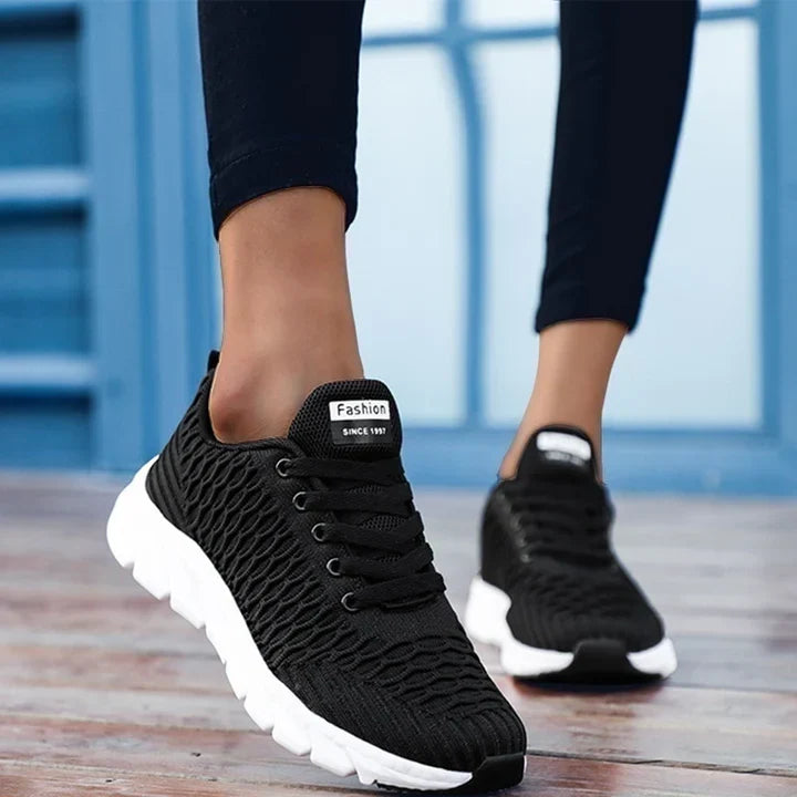 Dynamicrun knitted sneakers - flexible and breathable
