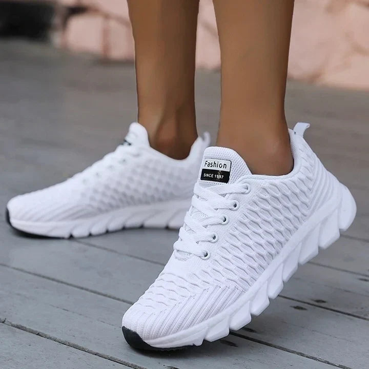 Dynamicrun knitted sneakers - flexible and breathable